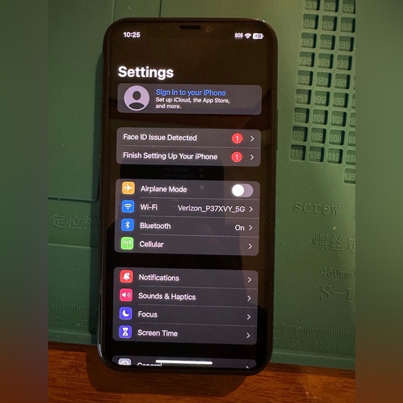 IPhone 11 Pro Max - Picture 3 of 5